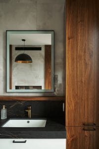 Design d'intérieur d'une salle de bain moderne, réalisé par Ambria Design, studio de design d'intérieur à Québec