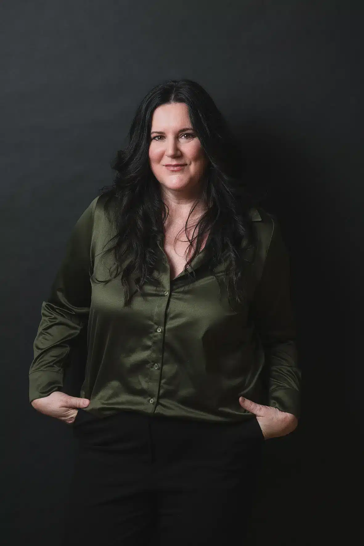 Portrait de Karine Chainey, designer d'intérieur chez Ambria Design, studio de design et d'architecture intérieur à Québec